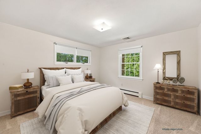 81 Warren Rd, Townsend, MA 01469
