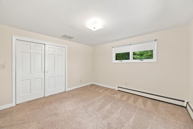 81 Warren Rd, Townsend, MA 01469