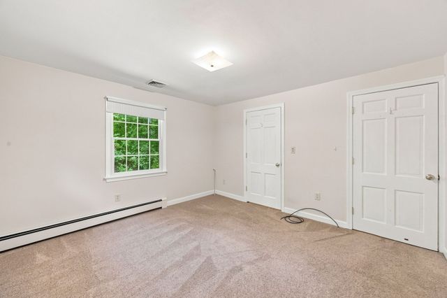 81 Warren Rd, Townsend, MA 01469