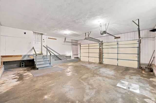 81 Warren Rd, Townsend, MA 01469