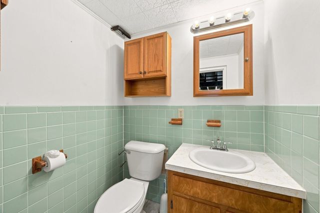 81 Warren Rd, Townsend, MA 01469