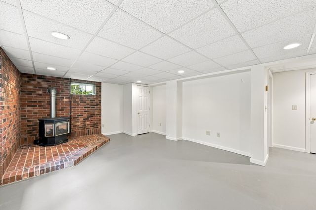 81 Warren Rd, Townsend, MA 01469