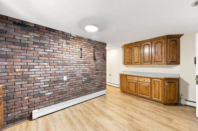 81 Warren Rd, Townsend, MA 01469
