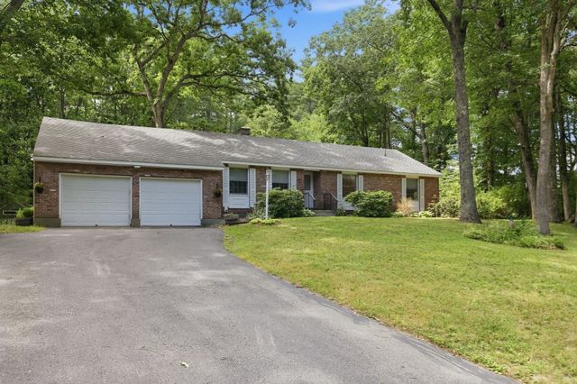 81 Warren Rd, Townsend, MA 01469