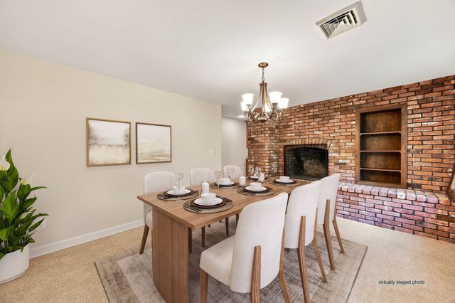 81 Warren Rd, Townsend, MA 01469