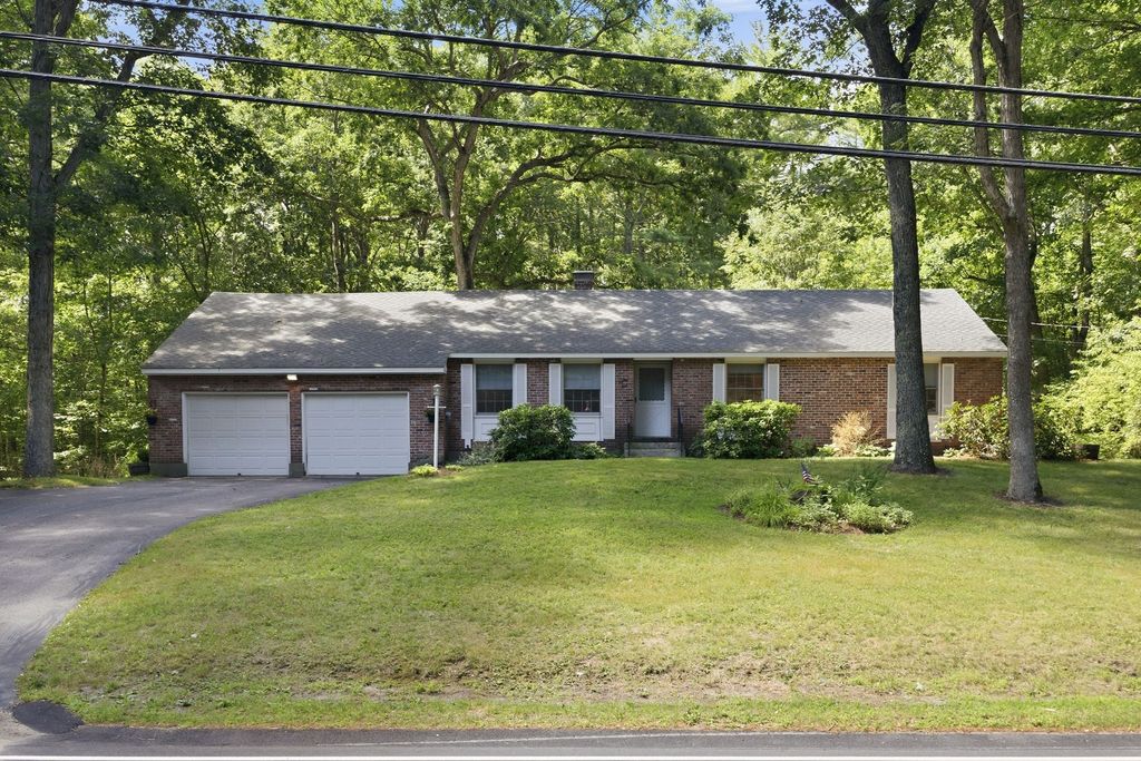 81 Warren Rd, Townsend, MA 01469