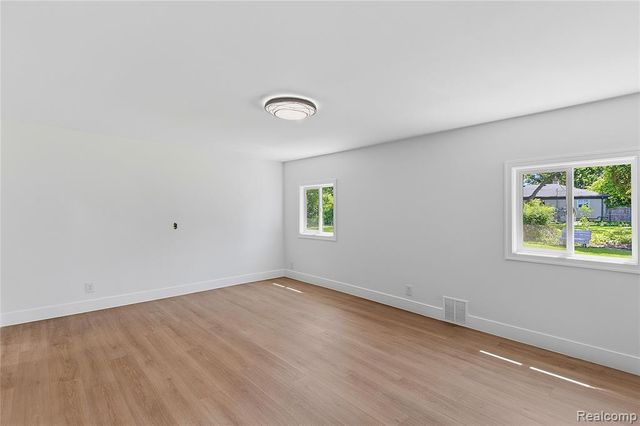 28264 Bayberry Road, Farmington, MI 48331