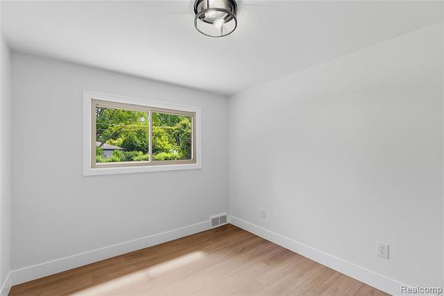 28264 Bayberry Road, Farmington, MI 48331