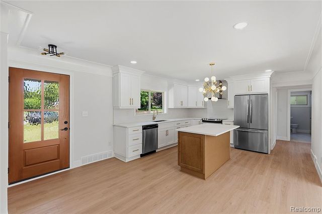 28264 Bayberry Road, Farmington, MI 48331