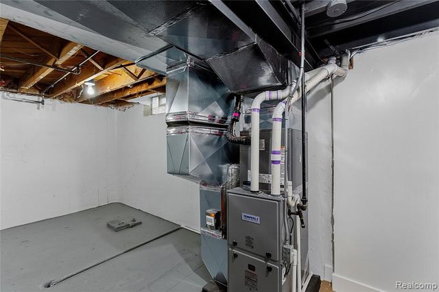 28264 Bayberry Road, Farmington, MI 48331