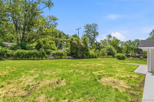 28264 Bayberry Road, Farmington, MI 48331