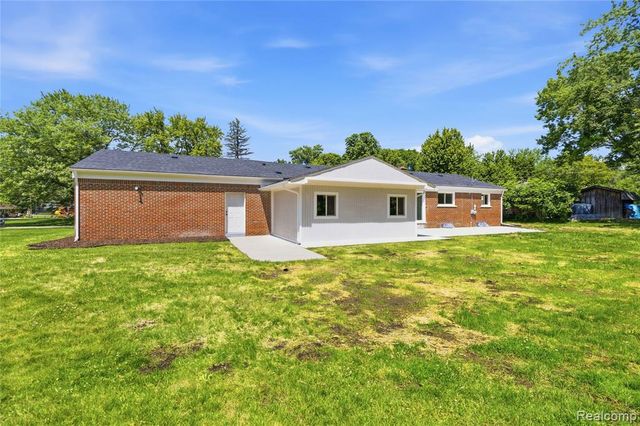 28264 Bayberry Road, Farmington, MI 48331