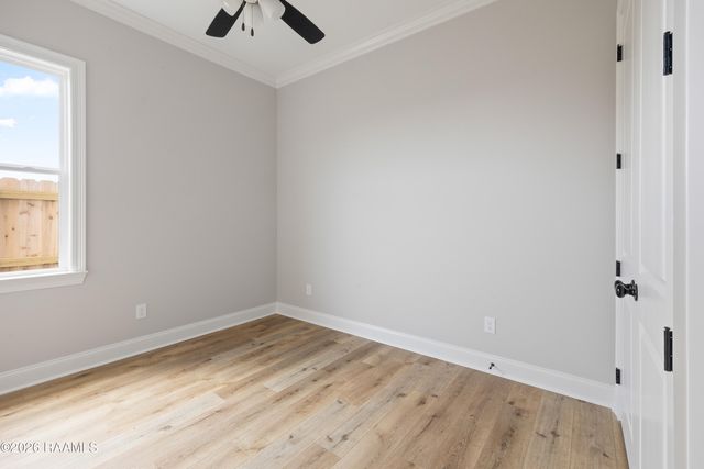 239 Jagged Grove Lane, Youngsville, LA 70592