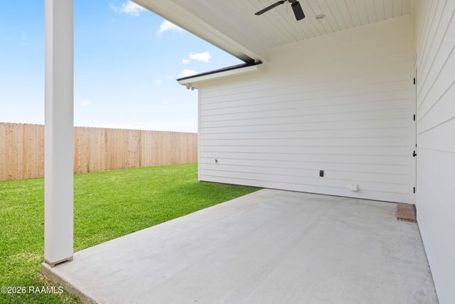 239 Jagged Grove Lane, Youngsville, LA 70592