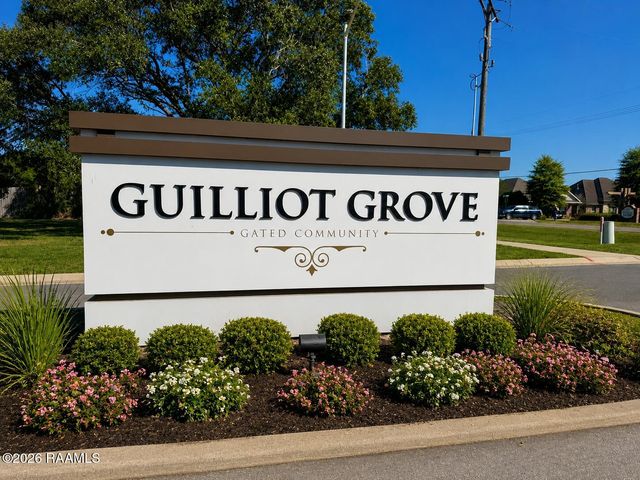 239 Jagged Grove Lane, Youngsville, LA 70592