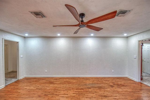 3400 NE 108th Avenue, Norman, OK 73026