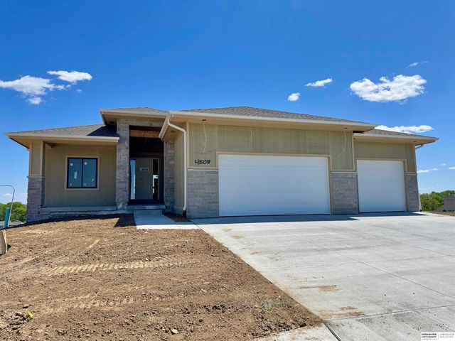 4503 S 203rd Avenue, Omaha, NE 68135