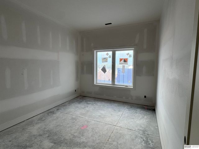 4503 S 203rd Avenue, Omaha, NE 68135