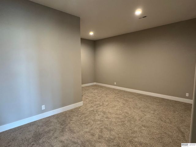 4503 S 203rd Avenue, Omaha, NE 68135