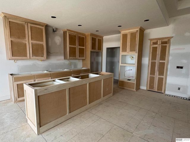 4503 S 203rd Avenue, Omaha, NE 68135