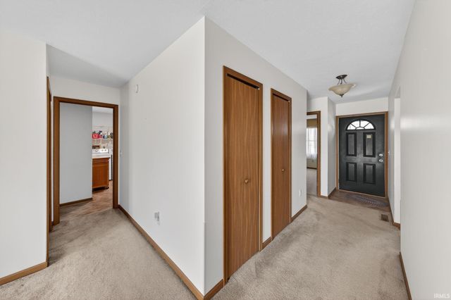 1978 Greenock Street, South Bend, IN 46614