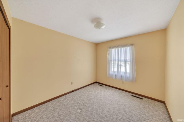 1978 Greenock Street, South Bend, IN 46614