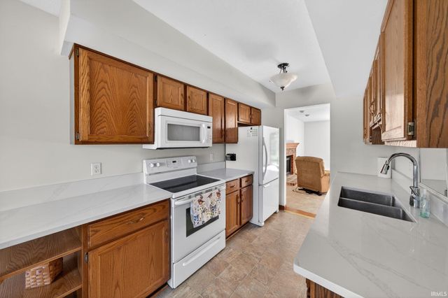 1978 Greenock Street, South Bend, IN 46614