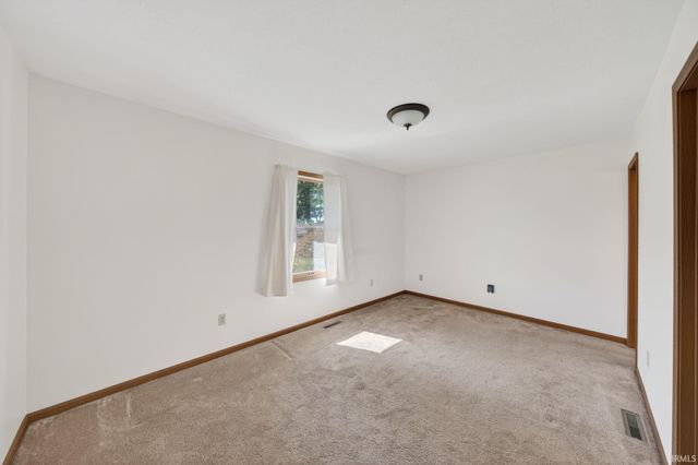 1978 Greenock Street, South Bend, IN 46614