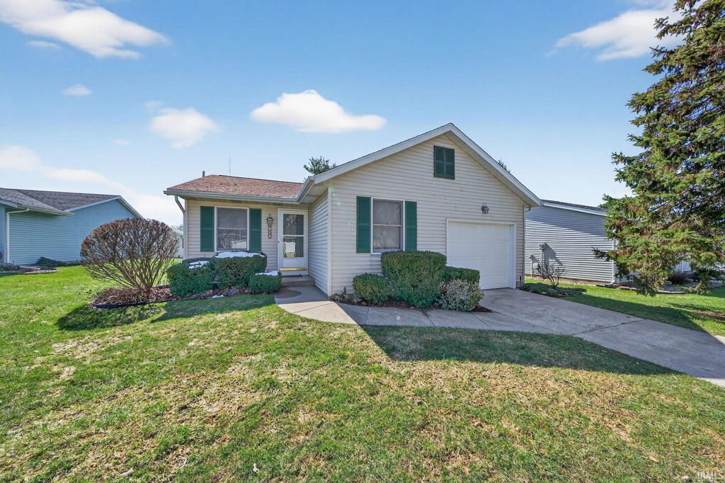 1978 Greenock Street, South Bend, IN 46614