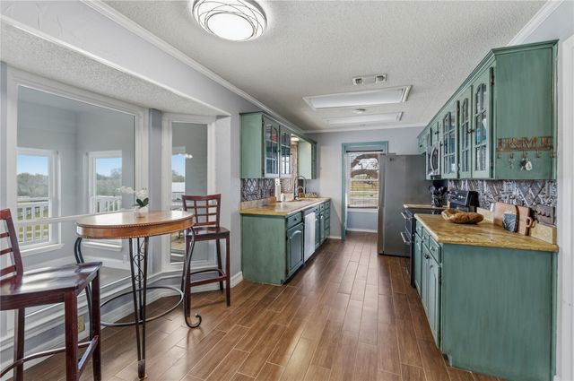 102 Dawn Circle, Weatherford, TX 76086