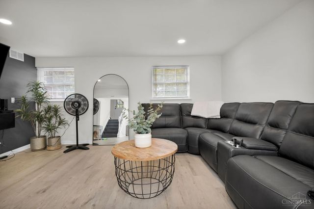 11649 Kenn Road, Cincinnati, OH 45240