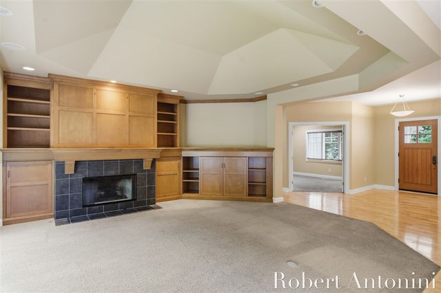 2025 Pine Nook Court, Grand Rapids, MI 49525