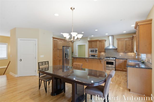 2025 Pine Nook Court, Grand Rapids, MI 49525