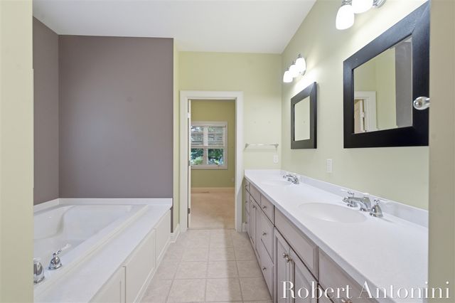 2025 Pine Nook Court, Grand Rapids, MI 49525