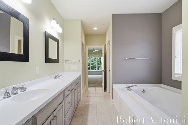 2025 Pine Nook Court, Grand Rapids, MI 49525