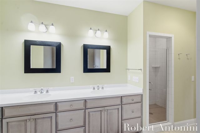 2025 Pine Nook Court, Grand Rapids, MI 49525