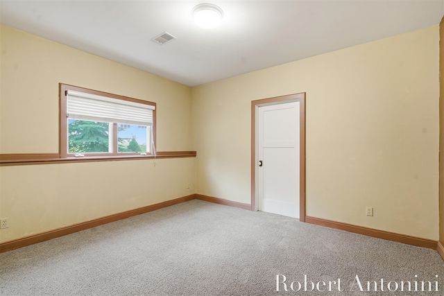 2025 Pine Nook Court, Grand Rapids, MI 49525