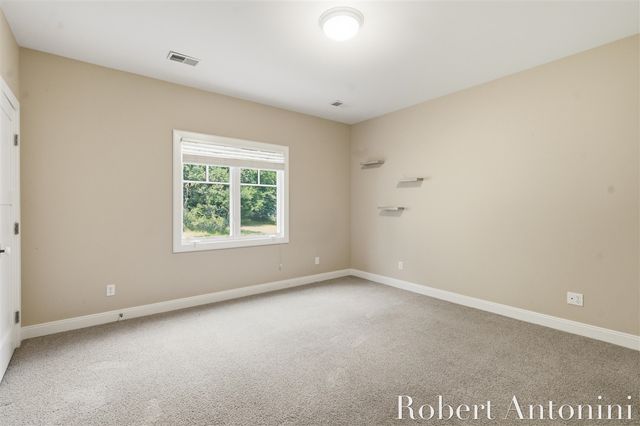 2025 Pine Nook Court, Grand Rapids, MI 49525