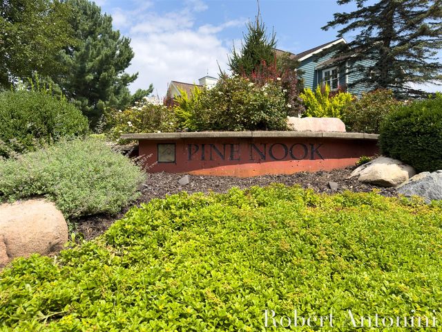 2025 Pine Nook Court, Grand Rapids, MI 49525
