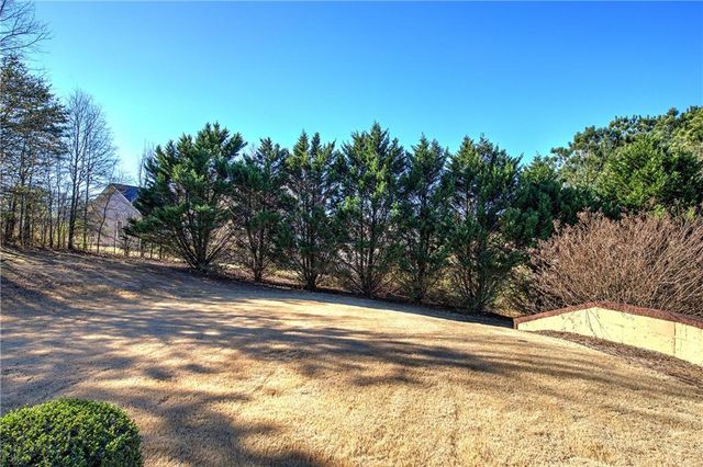 113 Vogel NE Street, Calhoun, GA 30701