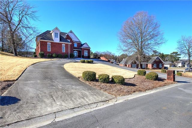 113 Vogel NE Street, Calhoun, GA 30701