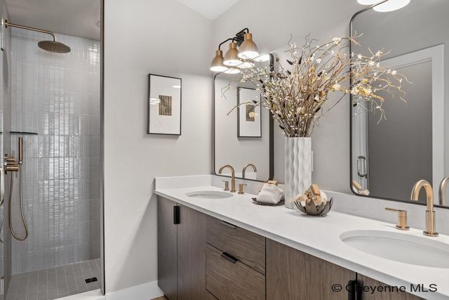 4020 SADDLEBACK LN, Cheyenne, WY 82009