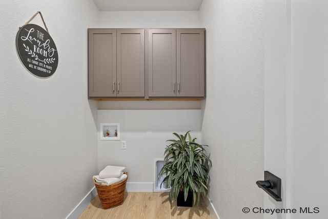 4020 SADDLEBACK LN, Cheyenne, WY 82009