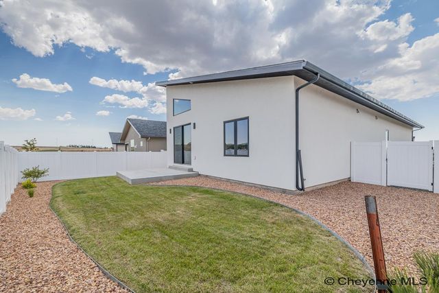 4020 SADDLEBACK LN, Cheyenne, WY 82009