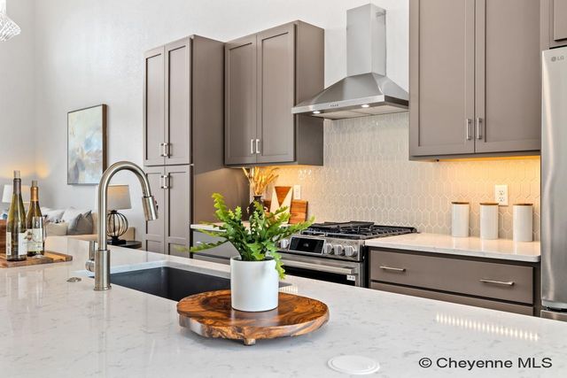 4020 SADDLEBACK LN, Cheyenne, WY 82009