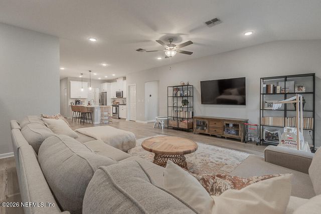13849 HARLOWTON Avenue, Jacksonville, FL 32256