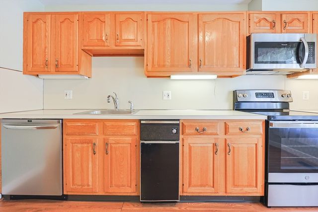 17 Quisset Brook 17, Milton, MA 02186