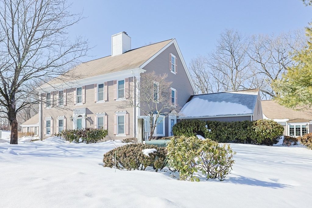 17 Quisset Brook 17, Milton, MA 02186
