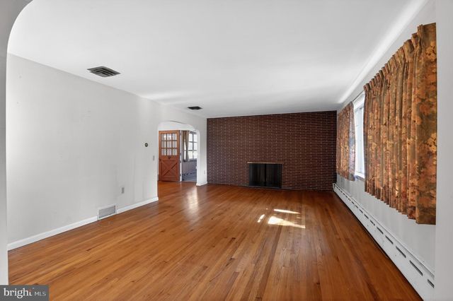 940 HOLMES AVE, Vineland, NJ 08361