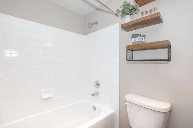 1088 Park Plaza Drive B2, Austin, TX 78753